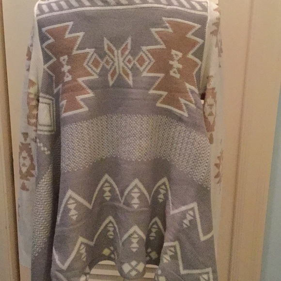 Pink Rose Aztec Print Sweater - Picture 3 of 5